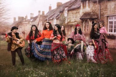 Фото современных цыган с интернета на цыганском портале Романистан: https://romanistan.ru/